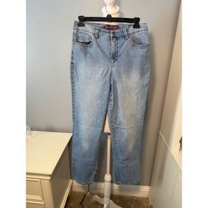 Gloria Vanderbilt Amanda Jeans Women's Size 6 Light Wash Straight Leg Jeans